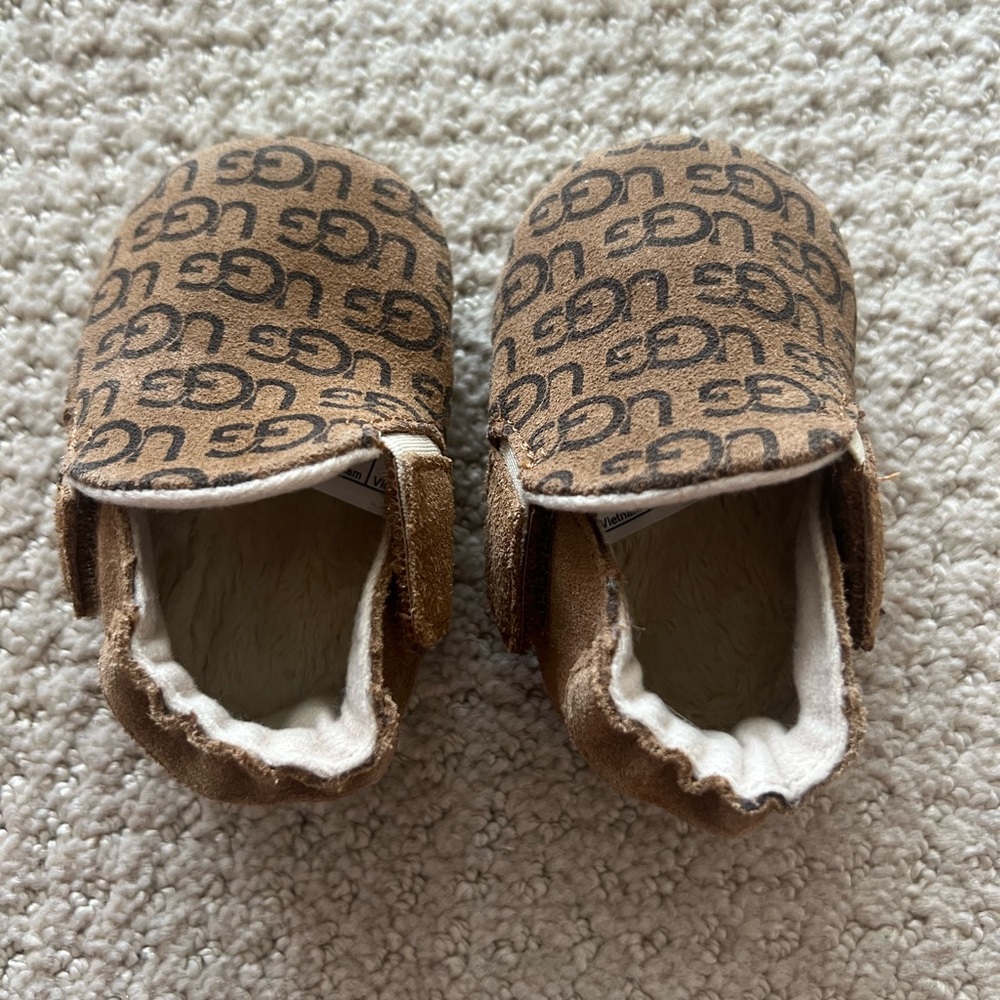 o/1 newborn Ugg
